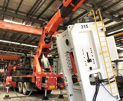 彬村山华侨农场附近随车吊出租，轻松解决运输难题