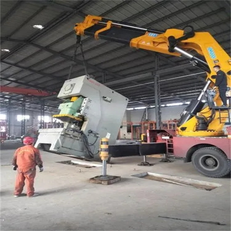 彬村山华侨农场80吨折臂吊车出租附近电话