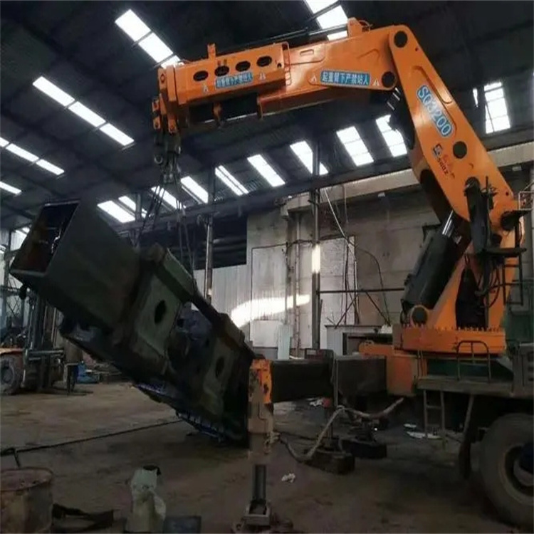 彬村山华侨农场130吨折臂吊车出租吊机租赁附近电话