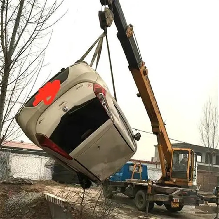 彬村山华侨农场随时待命，吊车24小时道路救援服务全解析